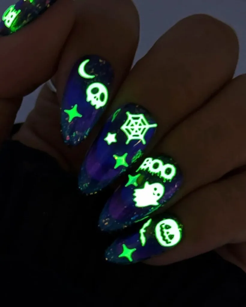 40 Spooky Creepy Halloween Nails Acrylic Design Manicure 18 40 Spooky Creepy Halloween Nails Acrylic Design Manicure