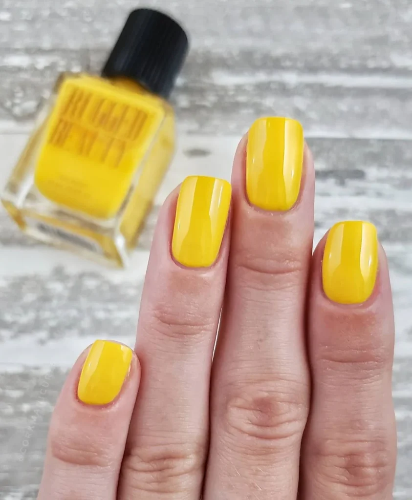 Banana Yellow Short Nails