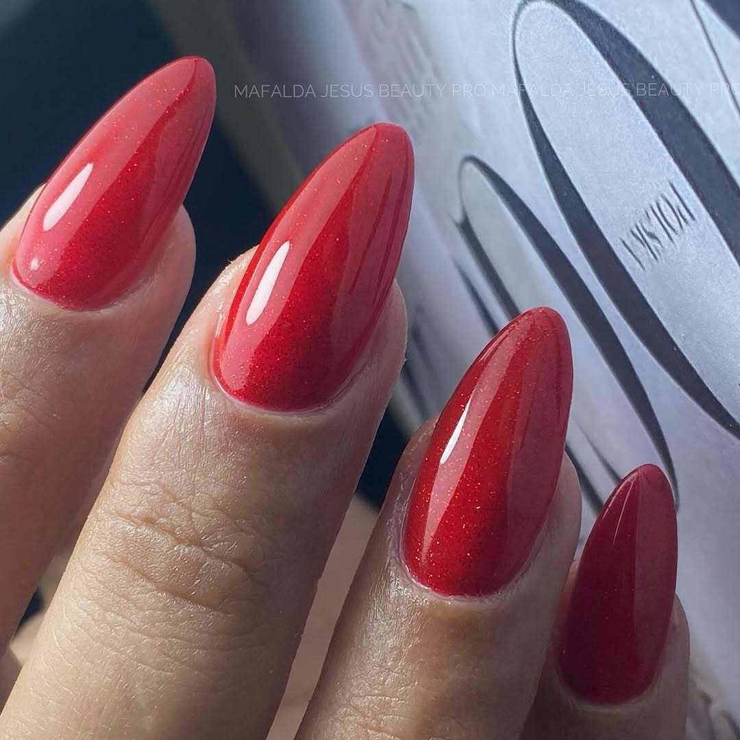 30 Top Red Christmas Nails for a Festive & Festive Manicure