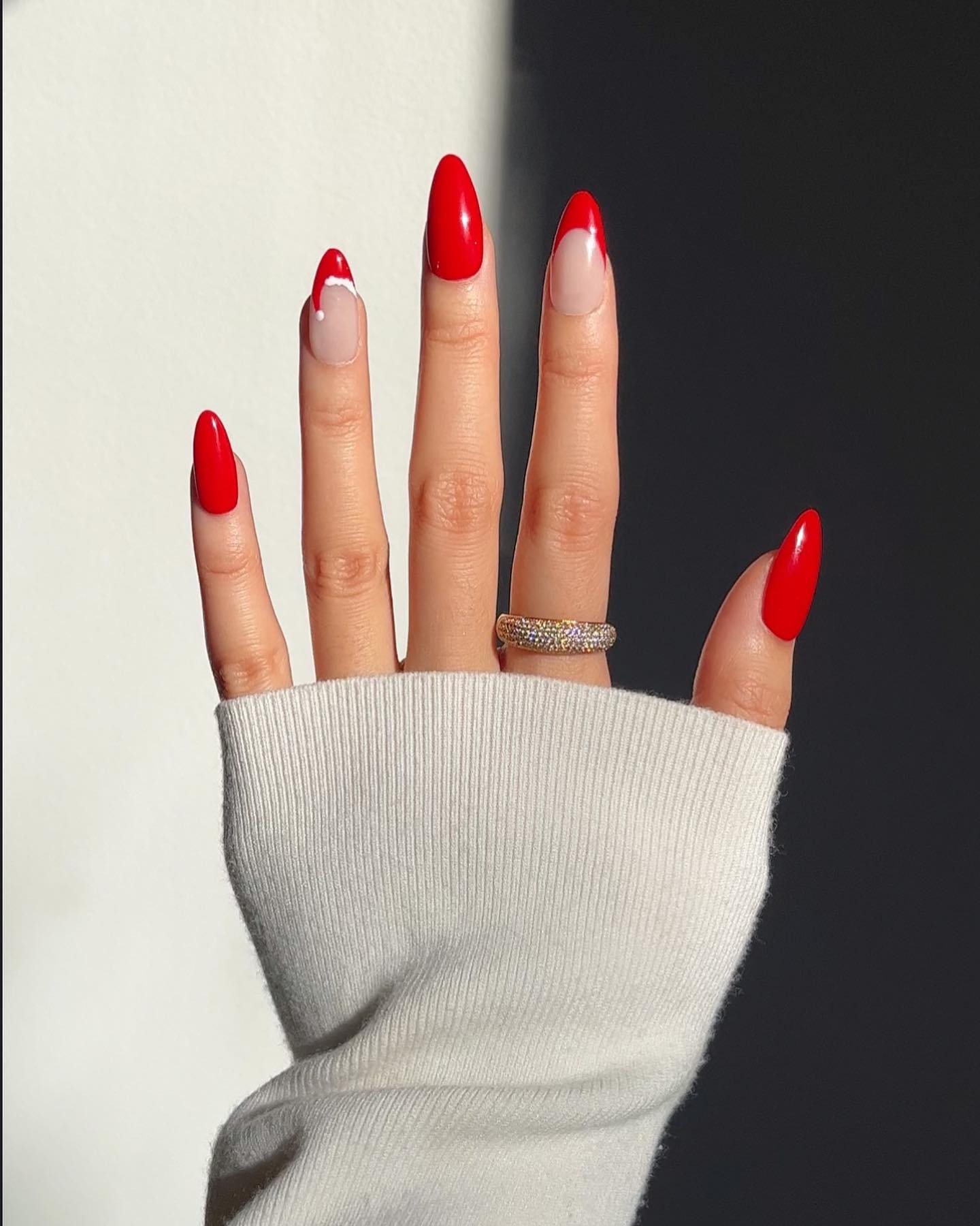 30 Top Red Christmas Nails for a Festive & Festive Manicure