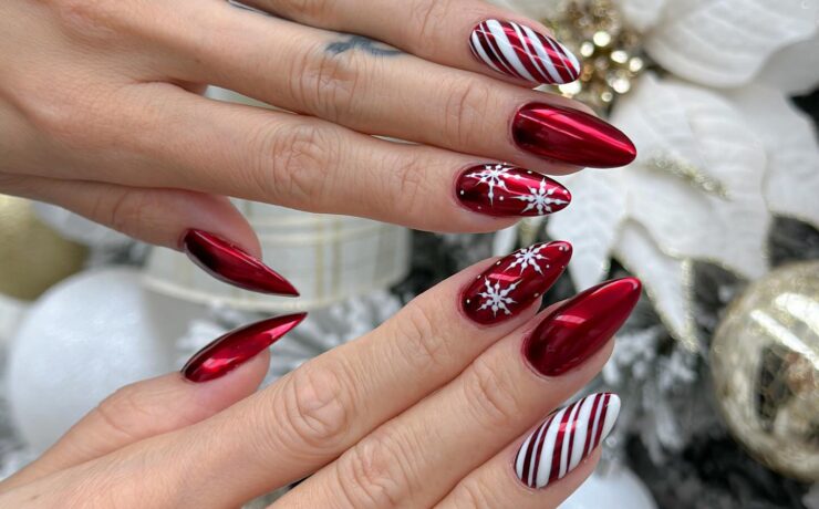 30 Top Red Christmas Nails for a Festive Festive Manicure 5 30 Top Red Christmas Nails for a Festive & Festive Manicure