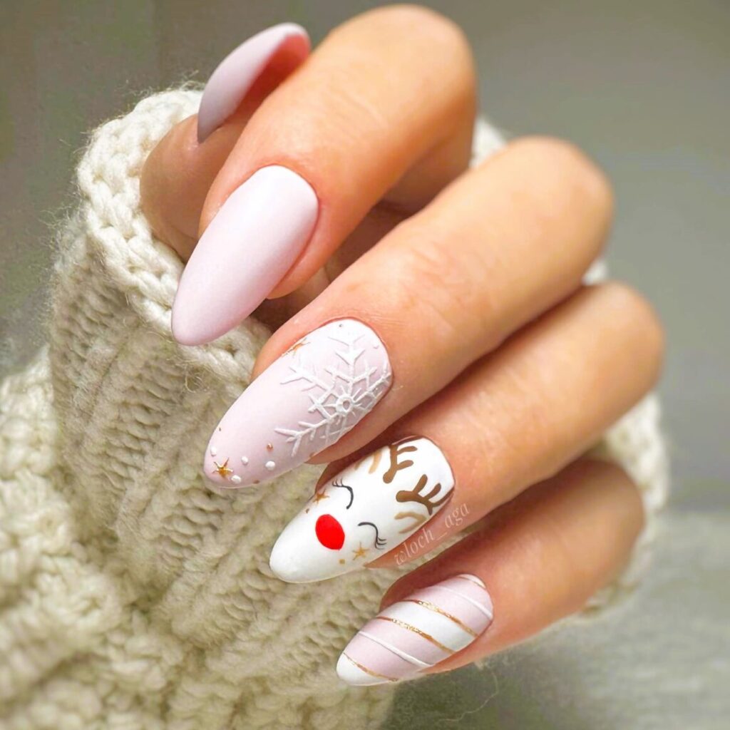 Oval Reindeer Nails