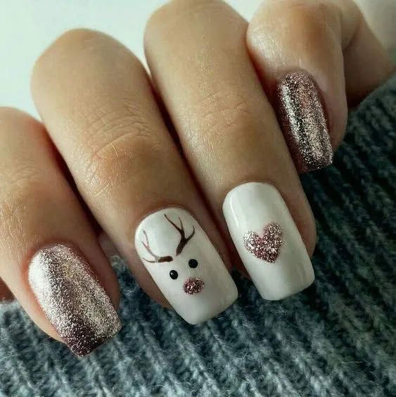 Silver & White Short Reindeer Nails