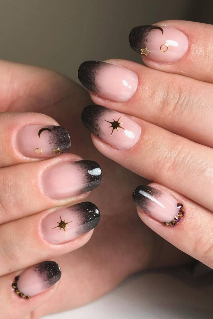 Short Moon Star Oval Ombre Black Nails