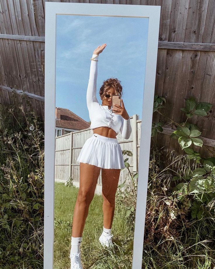 Short White Tennis Skirt Outfits with Crop Top Long Sleeve Hoodie Blouse White 