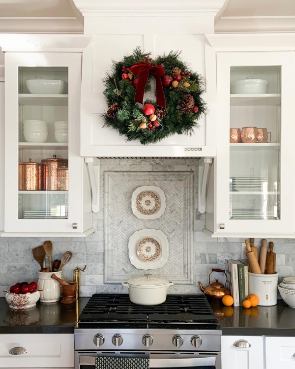 Simple Decor Apple & Pinecone wreath