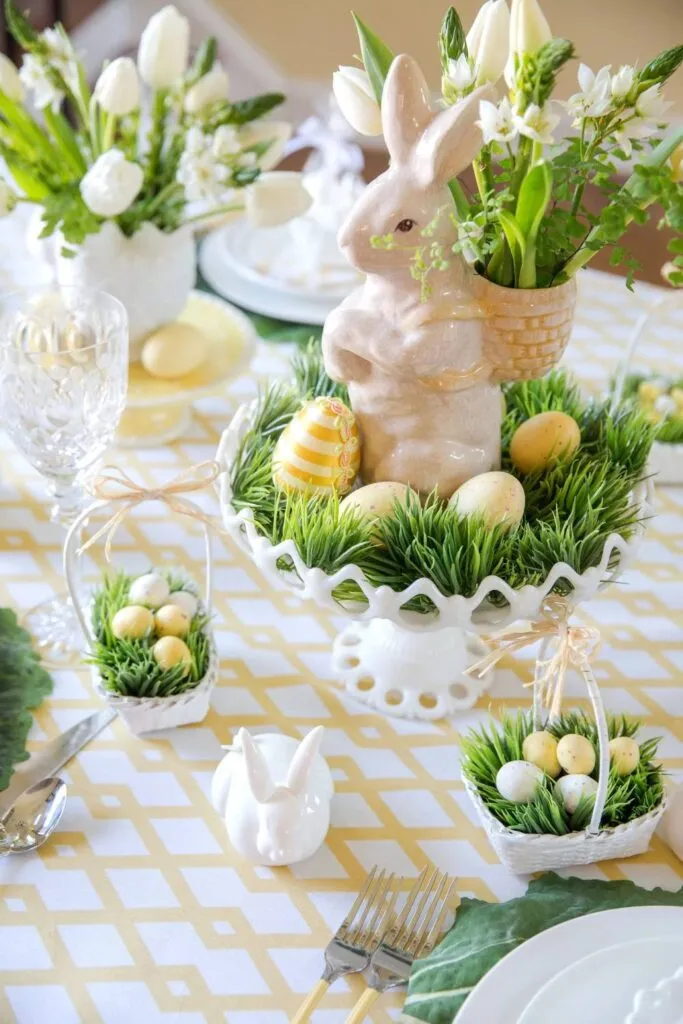 Fun chic table decoration