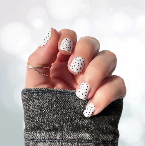 Stunning Black and White Cute Polka Dot Nails Designs Wraps