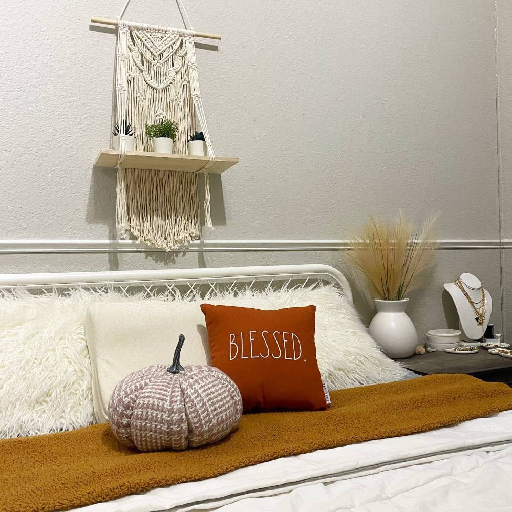 Halloween Meets Harvest: Blending Fall Decor with Spooky Vibes