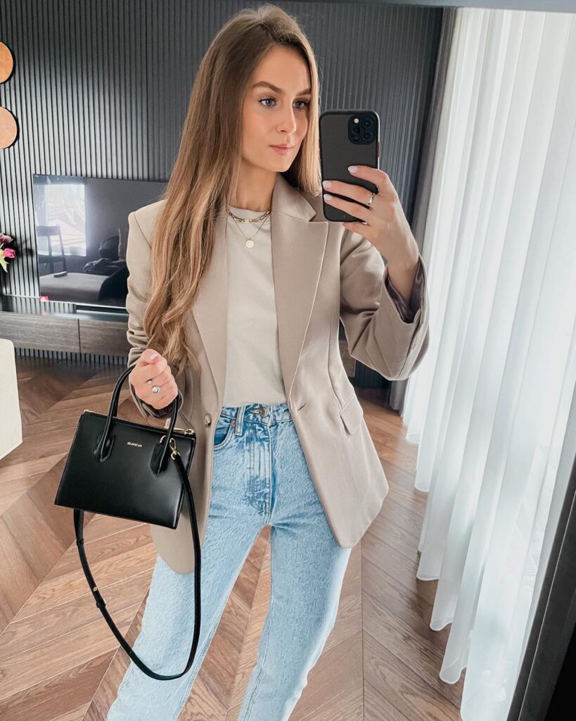 Casual Looks Over 40 Casual Outfit Formula 1: Jeans and Blazer